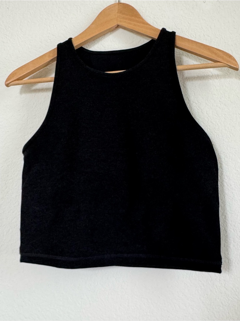 Vuori Elevation Plyo Tank Black Heather High-Neck Cropped Tank